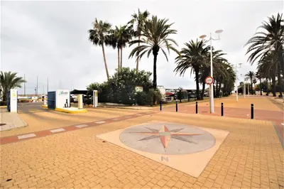 a star on a brick road with palm trees at Sun & Sea Puebla in Puebla de Farnals