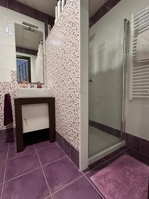 a bathroom with a shower and a sink at Casa con jacuzzi y piscina con vistas al castillo in Corbera de Alcira