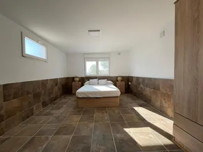 a bedroom with a bed and a window in it at Casa de campo Ismael in Siete Aguas