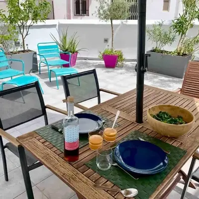 Heart of trendy area of Russafa with lovely terrace ! au coeur de Ruzafa avec belle terrasse !