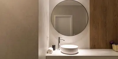 a bathroom with a sink and a mirror at Osito Hub - Duque de Gaeta in Valencia