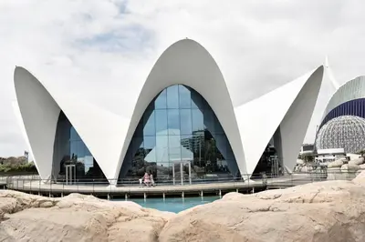 a bathroom with a toilet and a sink and a shower at APARTAMENTOS CIUDAD DE LAS ARTES Y LAS CIENCIAS in Valencia