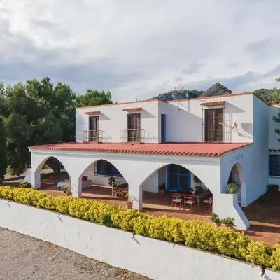 House -Sleeps 8-Natural Pool-Pet Friendly