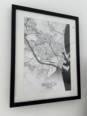 a framed picture of a map of the city of vienna at Anthracita in Valencia