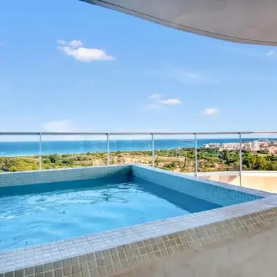 Luxury Penthouse with Panoramic Sea Views