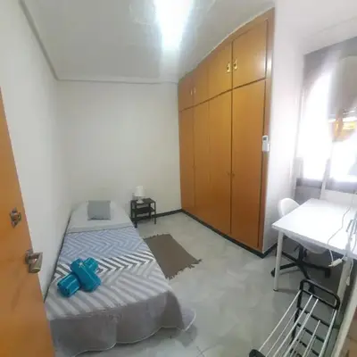 Tranquila y Céntrica Habitación Individual en Vivienda Compartida