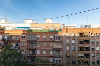a view of an apartment building from the street at Montolivet Gulliver in Valencia