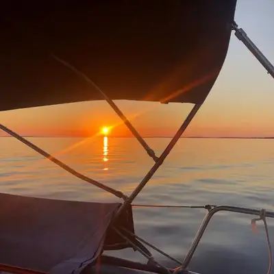 Velero en puerto de valencia