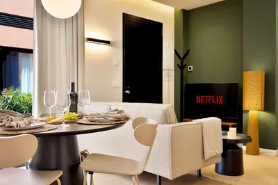 a dining room with a table and chairs at SariStays Valencia Modern & O in Valencia