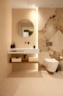 a bathroom with a toilet and a mirror at SariStays Valencia Finca Verde L in Valencia