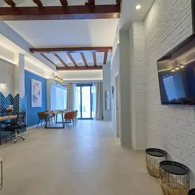 Invalencia - Alberic Waves L House
