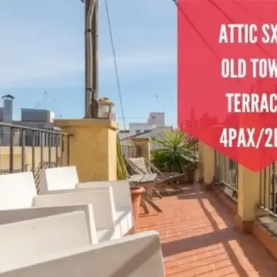 Gran Ático Premium del Siglo XVI con Tres Terrazas Privadas Hasta 7 Huéspedes en Ciutat Vella