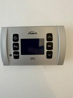 a close up of a switch on a wall at 60m2 Cozy Apartament in Valencia