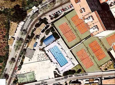 an overhead view of a pool in a building at Triton in Mareny Blau
