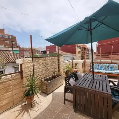 Piso con terraza en Cabanyal