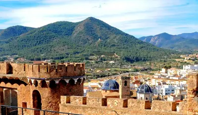 a view of a city with mountains in the background at Gran Hotel Toledo in Onda