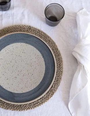 a plate sitting on top of a table at UIM Mediterraneo PB Columbretes 12 Wifi in Puerto de Sagunto