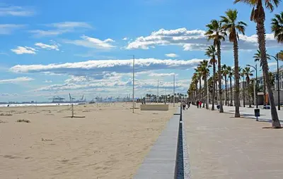 Gallery image of Alex and Renate in Valencia