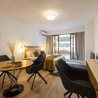 FLORIT FLATS - The Apolo Suite