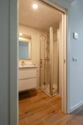 a bathroom with a shower and a sink at TOP DUPLEX NUEVO A ESTRENAR ,CIUDAD DE LAS CIENCIAS in Valencia