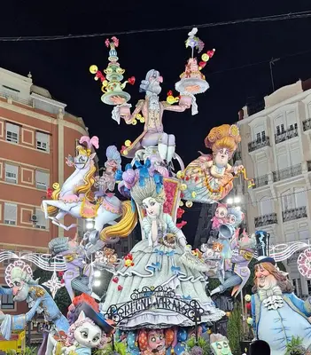 a large display of figurines on top of a building at Gracioso apartamento en Massanassa in Benetúser