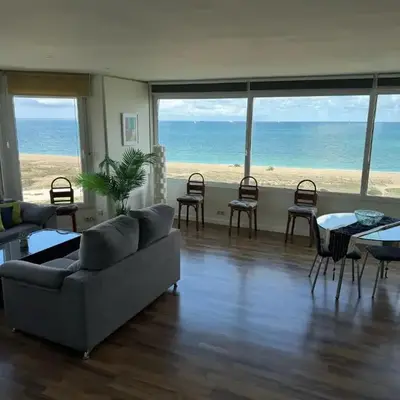Spacious Apartment in Valencia with Sea View - 160 sqm