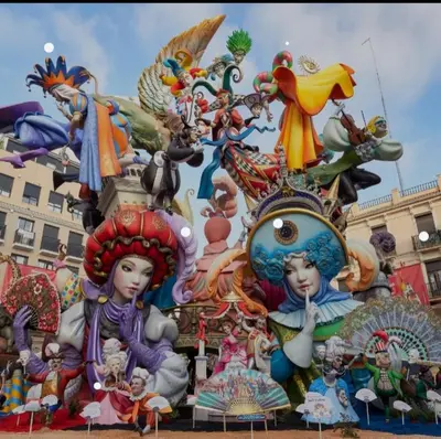 a float in a carnival with cartoons on it at Loft B El Ramellet in Alginet